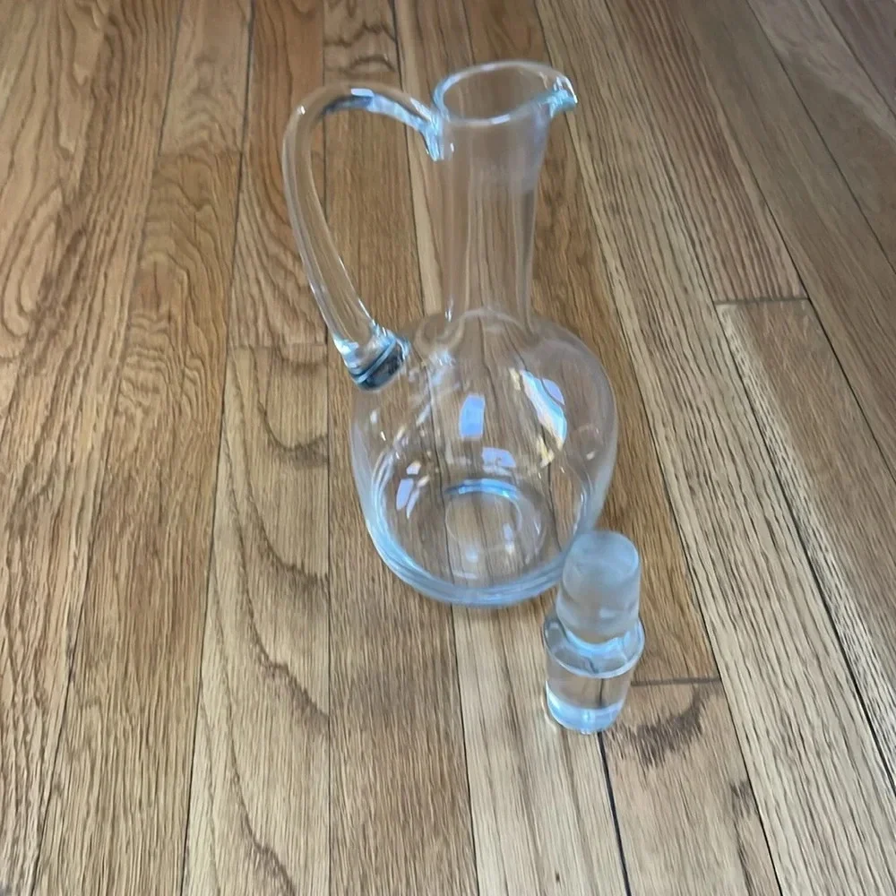 Vtg glass decanter w/ stopper Spout & handleExcellent condition. No chips/cracks